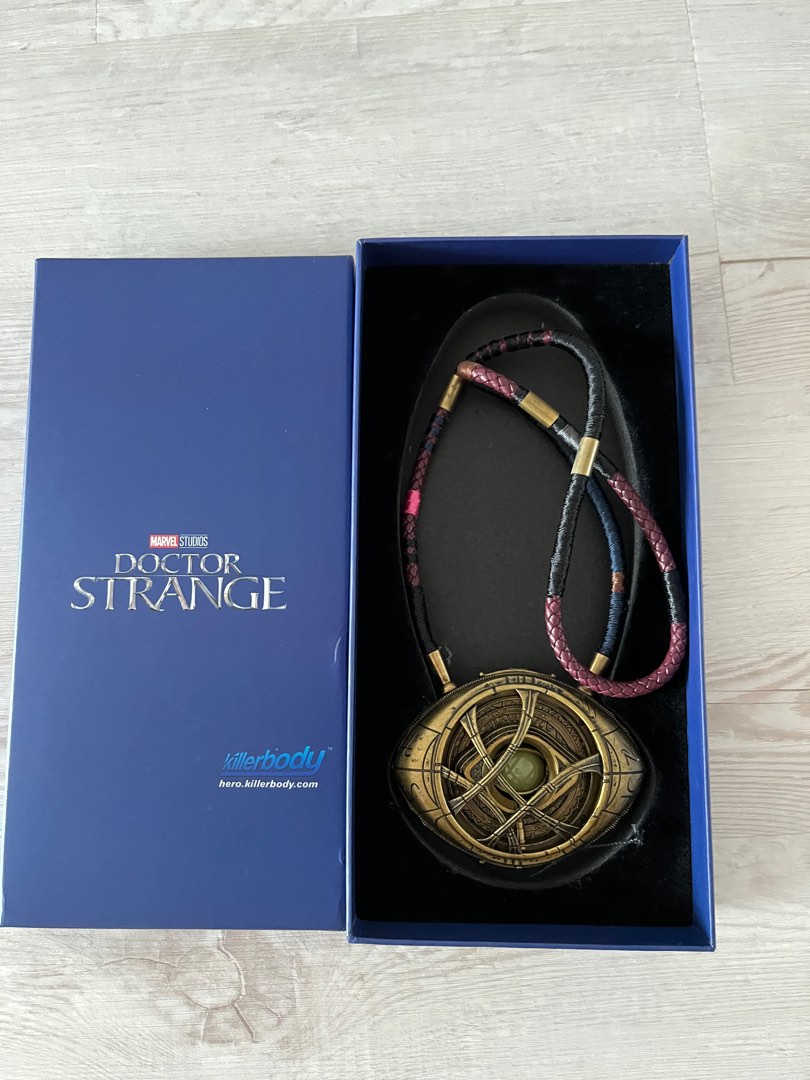 Marvel Doctor Strange Eye of Agamotto 1:1 Scale Light-Up Prop