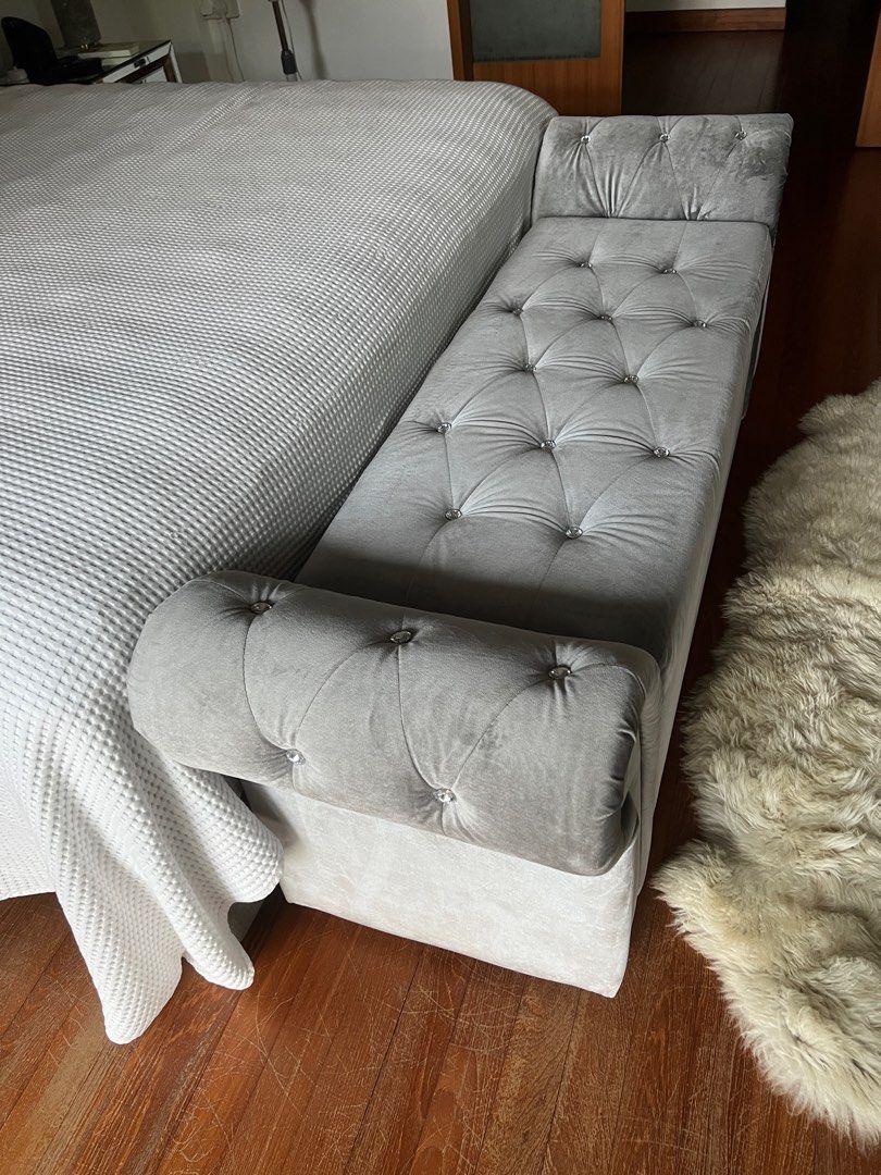 King size bench with storage, Furniture & Home Living, Bathroom