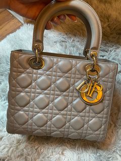 (Category: ) located in . Submitted by allthingsluxx (Listing ID 1228468196, Image 1). Description: .