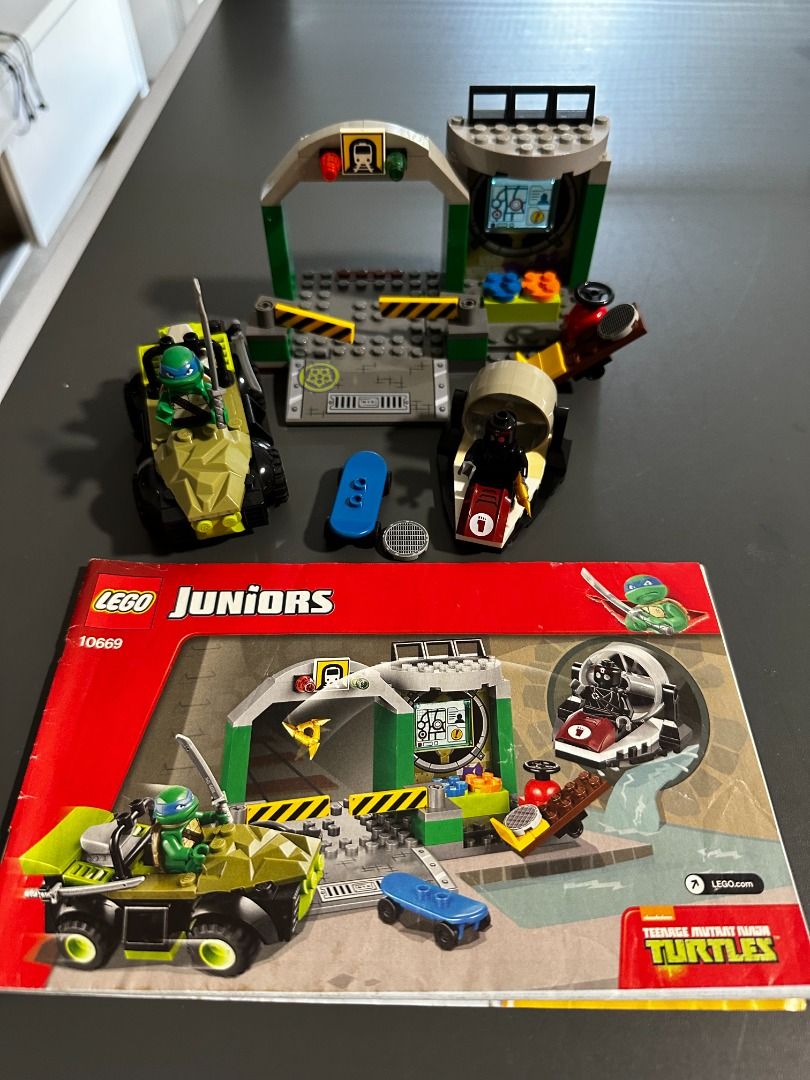 Lego 10669 juniors turtle lair hot sale