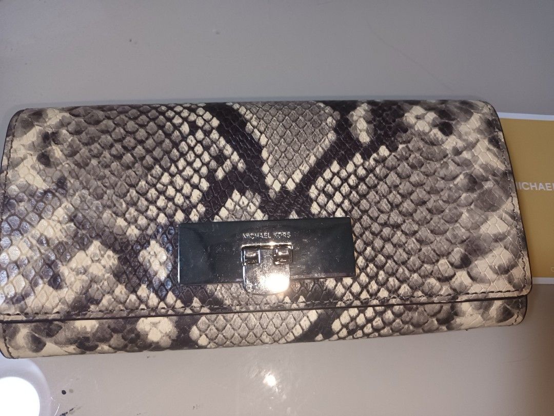 Michael Kors Wallet 100 Women s Fashion Bags Wallets Purses
