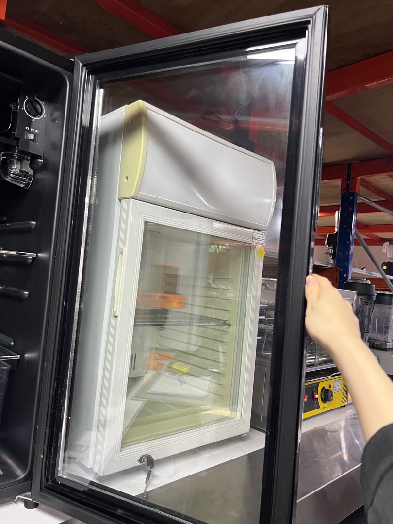 Mini Fridge/ Small Table Top Chiller/ White refrigerator, TV & Home Appliances, Kitchen