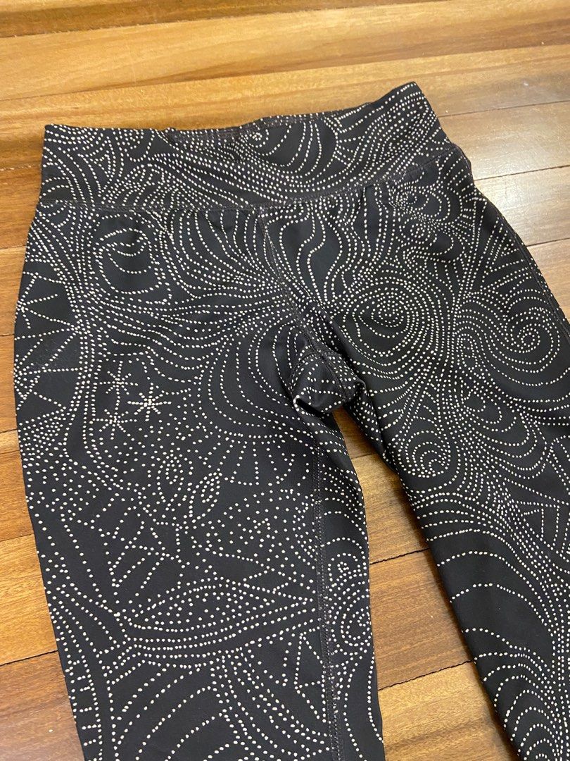 XS) Mossimo Supply & Co. patterned tights leggings yoga pilates, Women's  Fashion, Activewear on Carousell