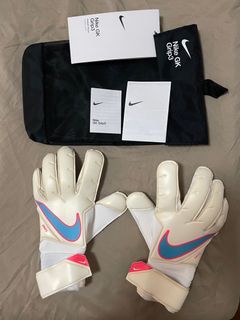 Nike Goalkeeper Grip 3 Football gloves