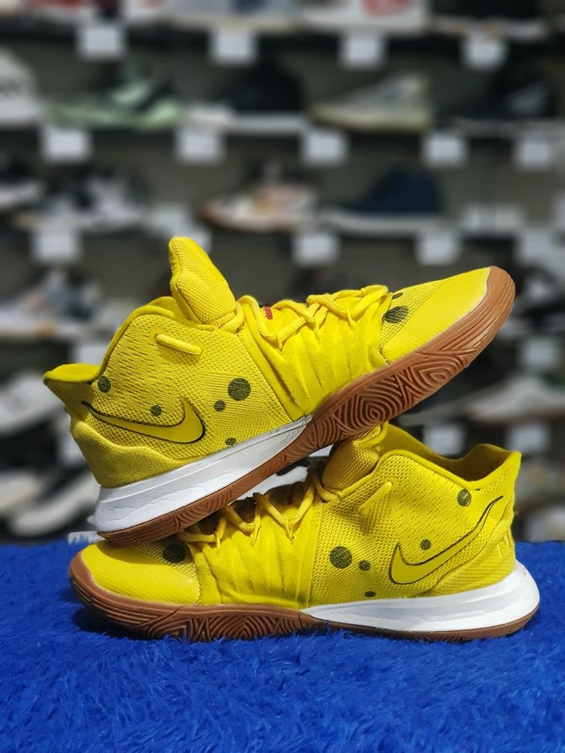 Nike Kyrie Irving Spongebob Nickelodeon, Fesyen Pria, Sepatu , Sneakers