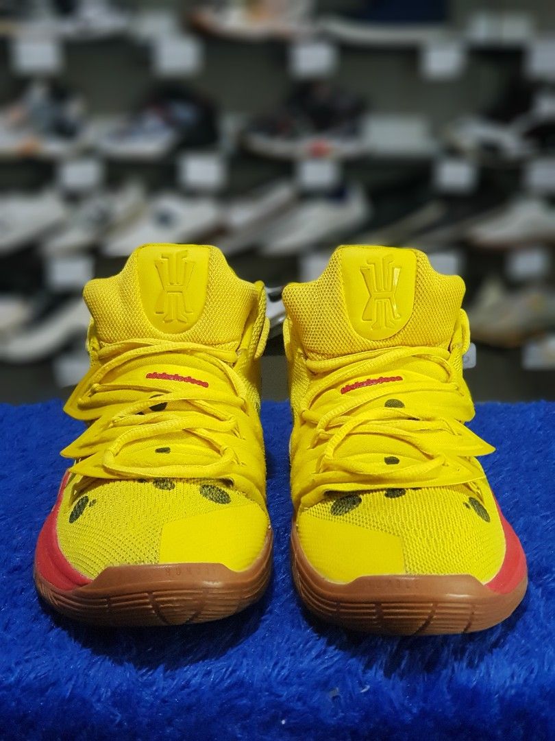 Nike Kyrie Irving Spongebob Nickelodeon, Fesyen Pria, Sepatu , Sneakers