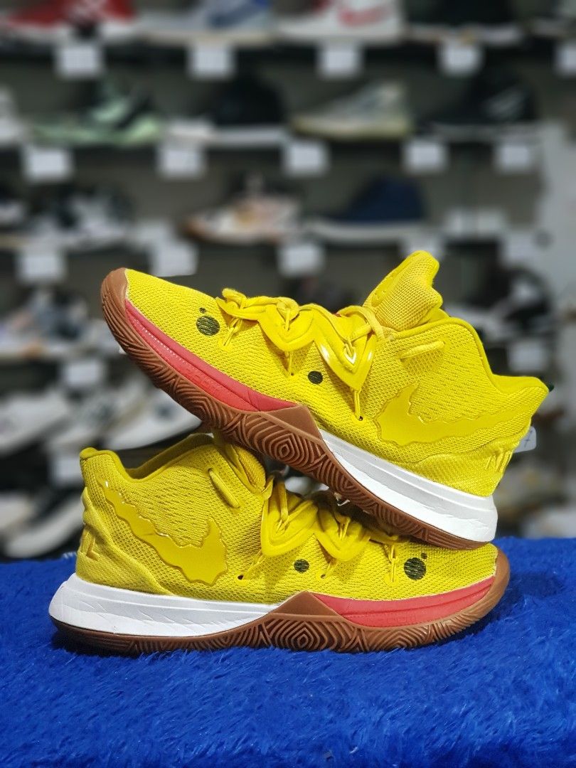 Nike Kyrie Irving Spongebob Nickelodeon, Fesyen Pria, Sepatu , Sneakers