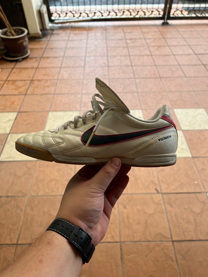 Nike classic indoor soccer shoes online