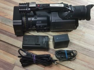 PANASONIC DVX100B VIDEOCAM with ISSUE (tape deck error) NOT SONY OR CANON