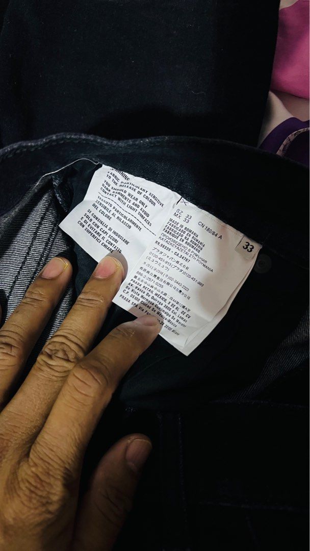Prada Pants Jeans Stretchable (Category: Luxury Apparel) located in Cuenca. Submitted by cjayf (Listing ID 1228510105, Image 3). Description: Prada Black Jeans Stretchable Dimes W 33, L 38, Hem 7 No issue .