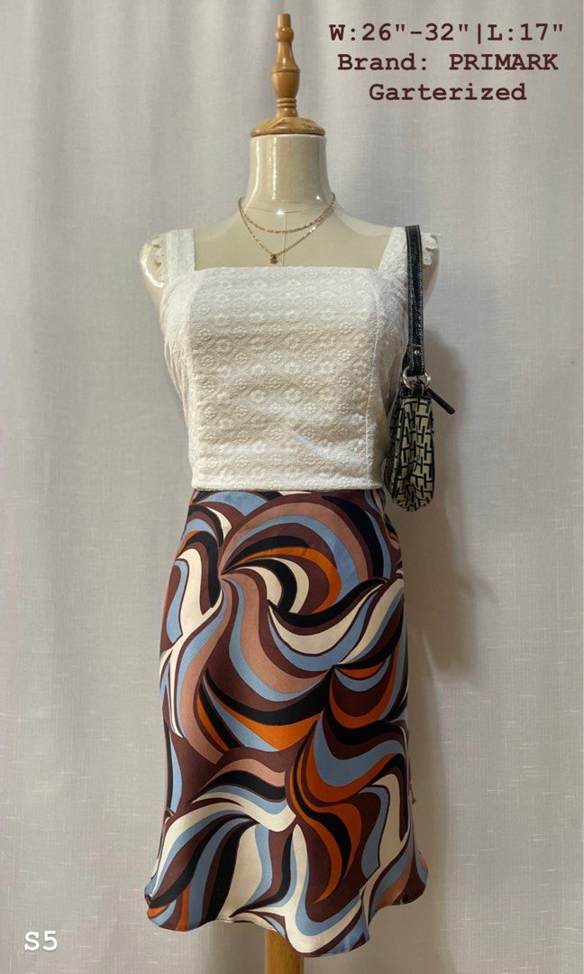 Primark skirt (Category: Skirts) located in Mogpog. Submitted by cleeey (Listing ID 1228394082, Image 1). Description: DUBAI/AUSSIE SIGNATURE SKIRT ✨ 📌Color may vary due to lighting. 📌This is preloved item, manage your expectation. 📌Payment first.