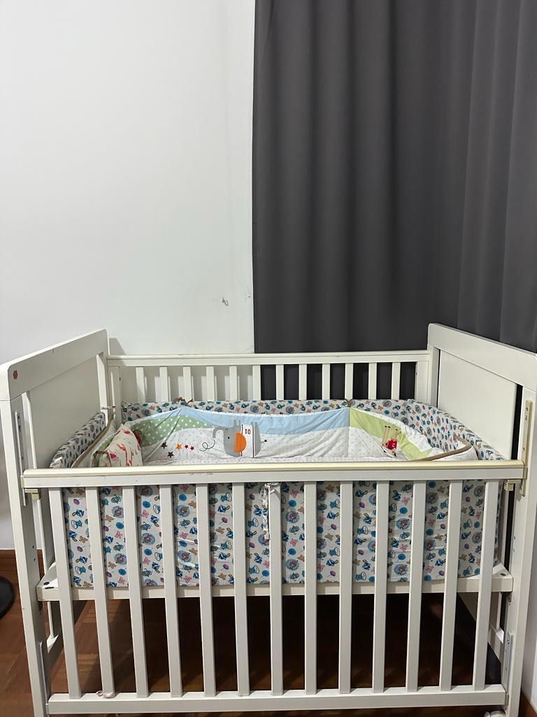 Puku baby online cot