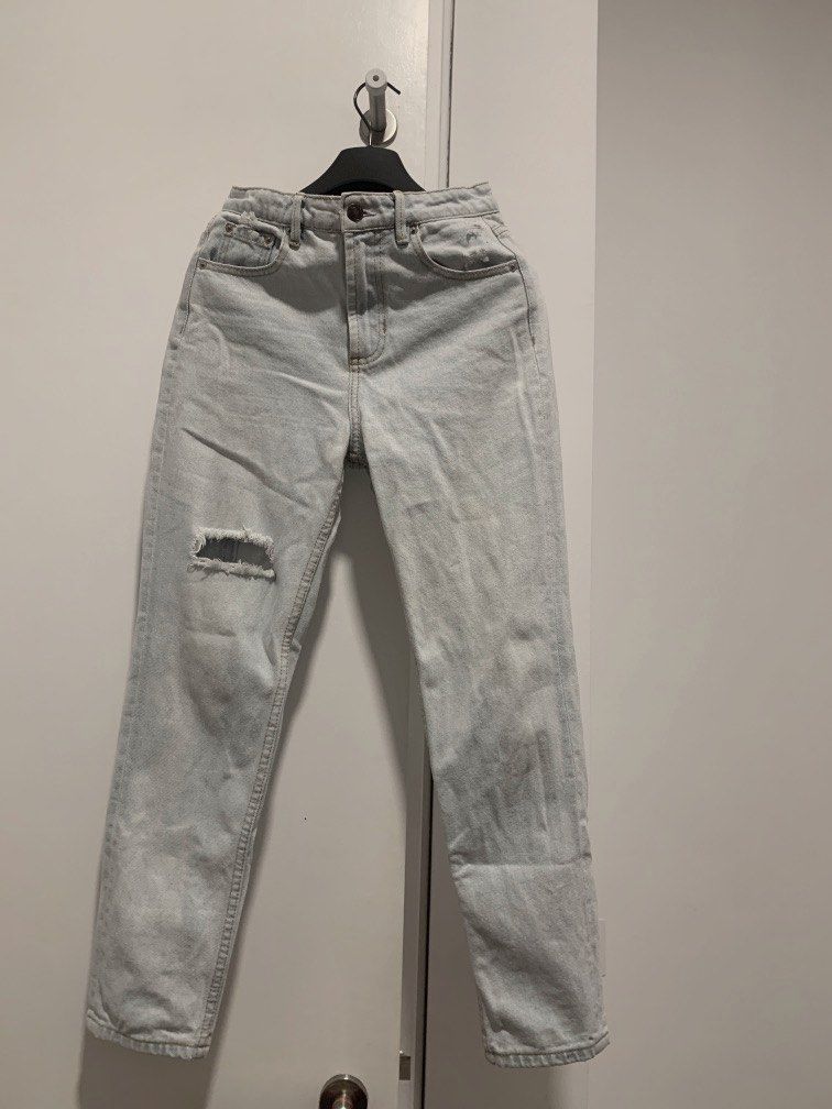 Bleach vintage top mom jeans