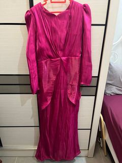 QISZAR in Hot Pink