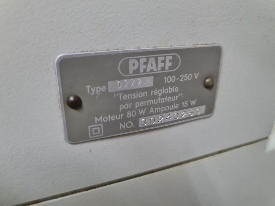 Rare Vintage Pfaff 1222 IDT Solid metal chassis sewing machine West