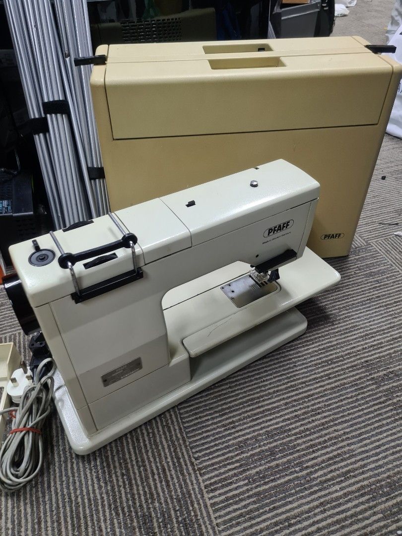 Rare Vintage Pfaff 1222 IDT Solid metal chassis sewing machine West