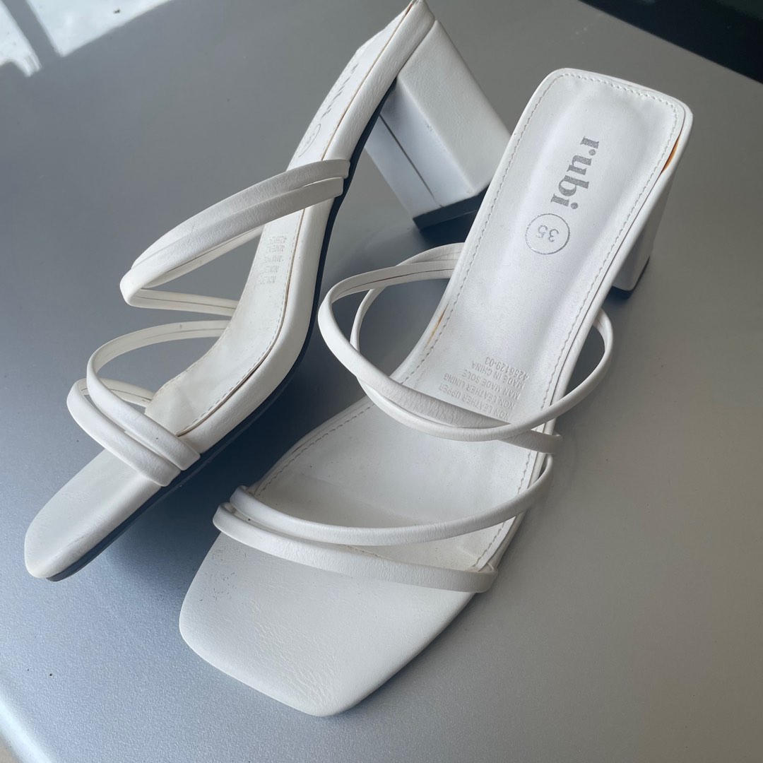 https://www.carousell.com.my/p/rubi-white-heels-1228430309/