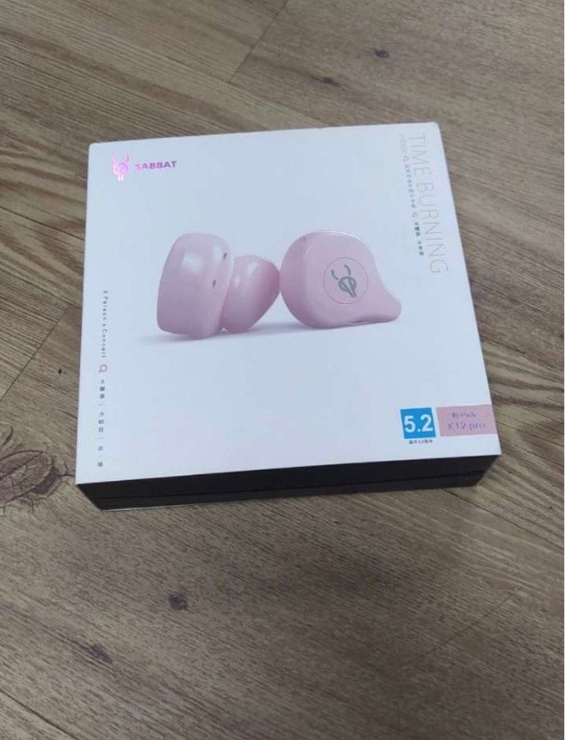 Sabbat X12 Pro Pink (Unsealed) (Category: Earphones) located in Quezon City. Submitted by gadgethunter_ph (Listing ID 1228456854, Image 2). Description: The entry-level wireless earbud of the series. It has the most basic but functional features, perfect for music listening, binge-watching, and workouts. Comfort and accessibility never felt this powerful What's in the box: 1 - Unit 1 - Manual 1 - Charging Cable 1 - Pouch 2 - Earhooks.