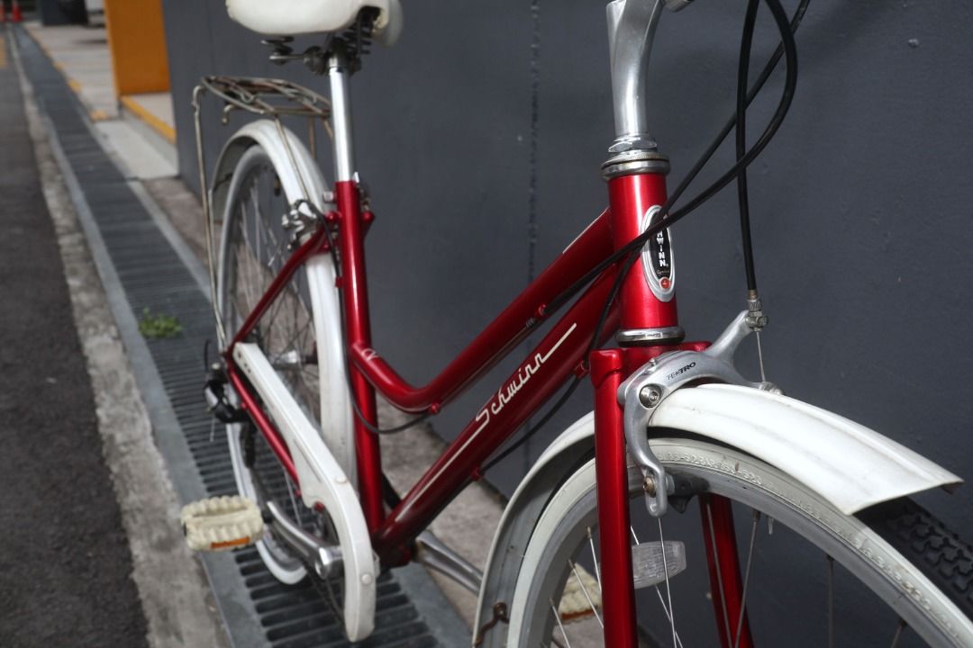 Schwinn Cream 2 City Bike
