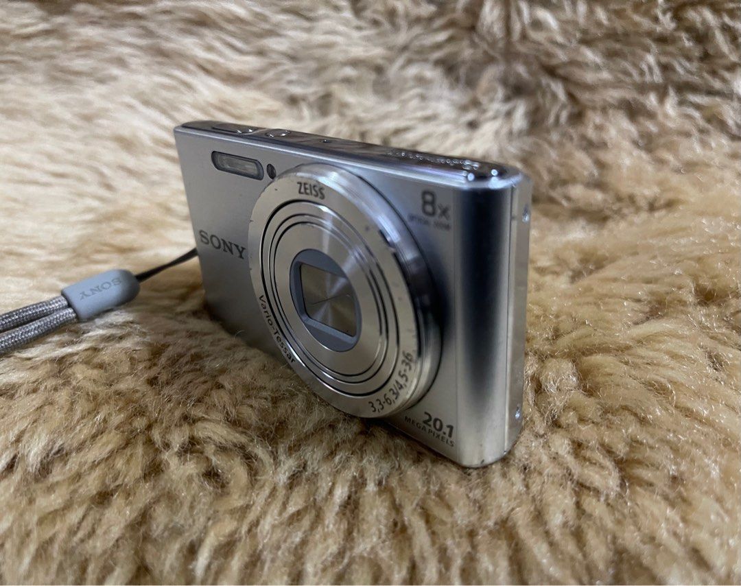 Sony Cybershot DSC-W830 Digital Camera, Photography, Cameras on Carousell