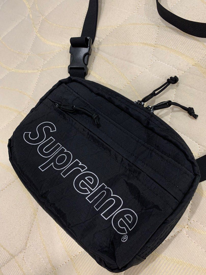 Supreme Shoulder Bag FW18 (Rare piece), Men's Fashion, Bags, Belt bags,  Clutches and Pouches on Carousell