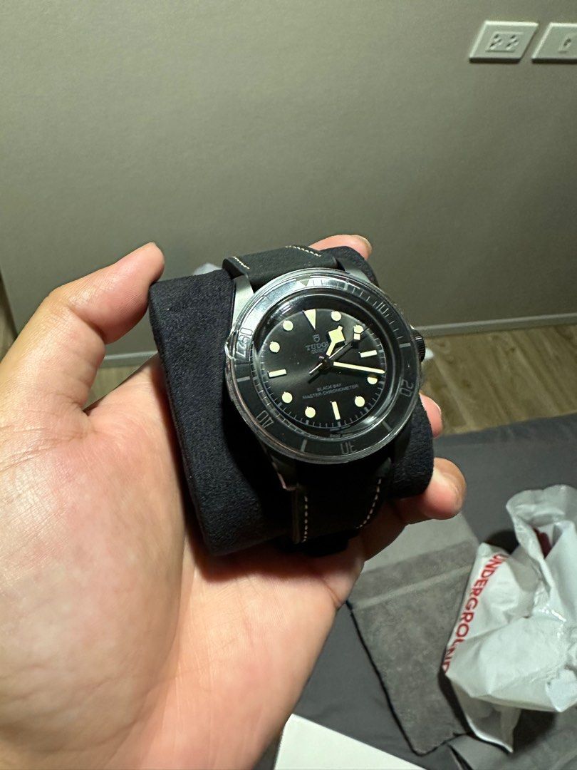 Tudor Black Bay Ceramic 2023 (Category: Luxury Watches) located in Kawit. Submitted by ronaldbalicuds (Listing ID 1228427972, Image 2). Description: For Sale Tudor black bay 41 Ceramic 2023 Brandnew Complete with free extra tudor nato strap Php 215,000.