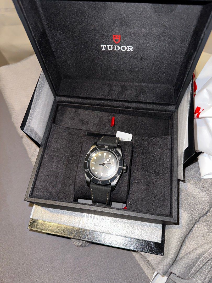 Tudor Black Bay Ceramic 2023 (Category: Luxury Watches) located in Kawit. Submitted by ronaldbalicuds (Listing ID 1228427972, Image 1). Description: For Sale Tudor black bay 41 Ceramic 2023 Brandnew Complete with free extra tudor nato strap Php 215,000.