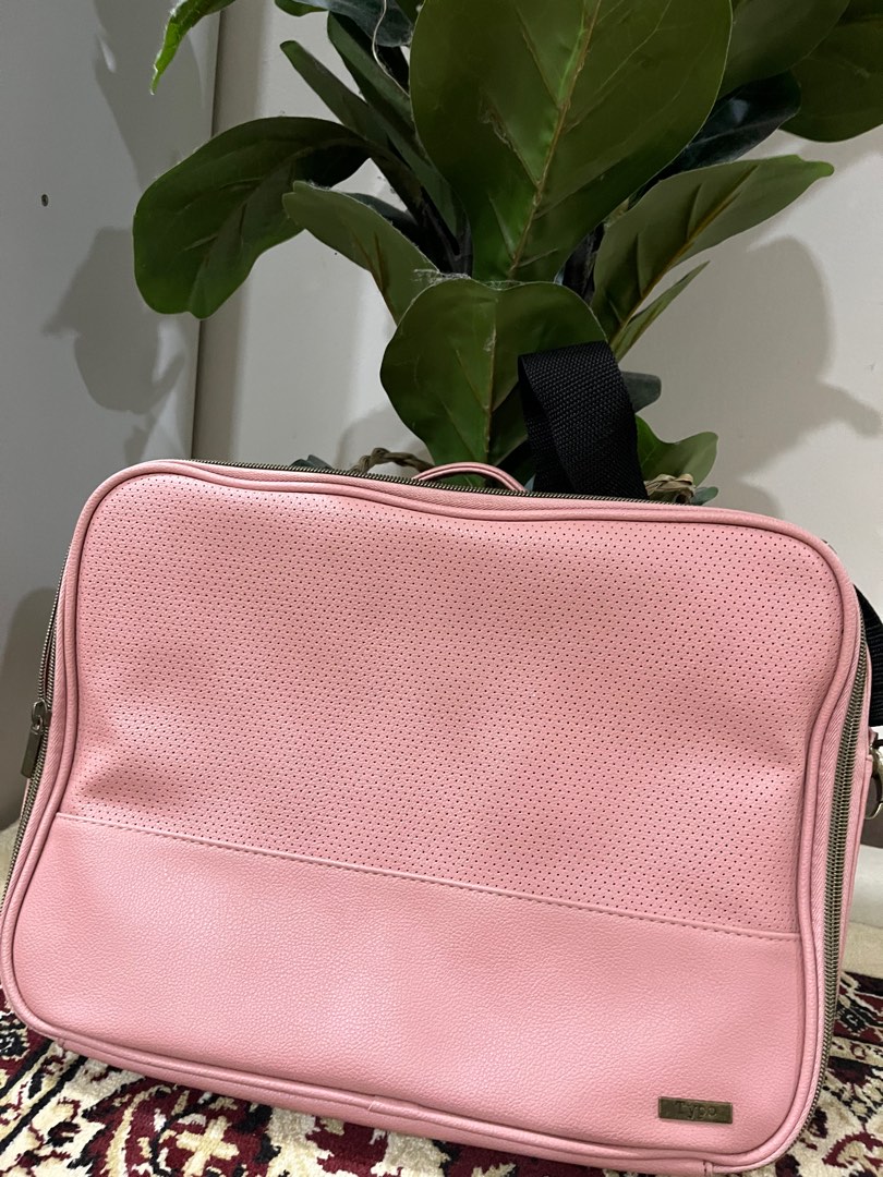 Typo laptop sling bag