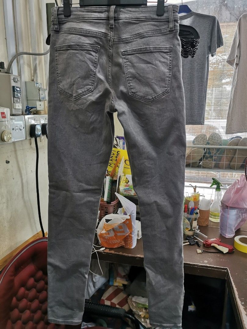 Uniqlo 2025 gray jeans