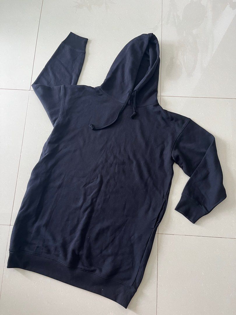 Uniqlo hoodie thin material