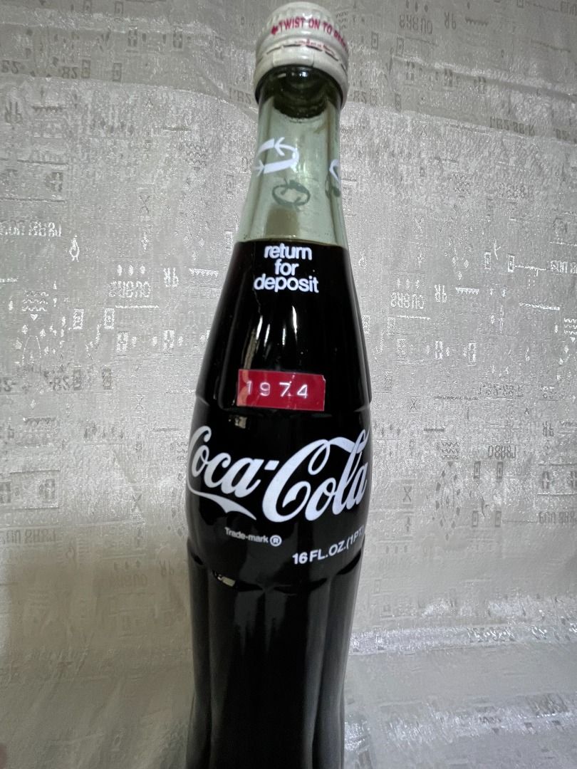 Vintage 1974 Coca Cola 16 Oz Full bottle Collectible Memorabilia, Hobbies & Toys, Memorabilia