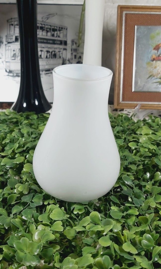 White Glass Vases from England (Category: Vases & Decorative Bowls) located in San Pedro. Submitted by PrettyBakersCollection (Listing ID 1228439937, Image 2). Description: shoppee store: https://shp.ee/4gbkxuf These are England Surplus White Vases, description are as follows: ▪︎1 piece White Glass Vase 1: 5" tall ▪︎1 piece White Glass Vase 2: 9" tall ▪︎1 piece White Glass Vase 3: 11.75" tall❌SOLD❌ ▪︎1 piece White Glass Vase 4: 8" tall❌SOLD❌ ▪︎1 
