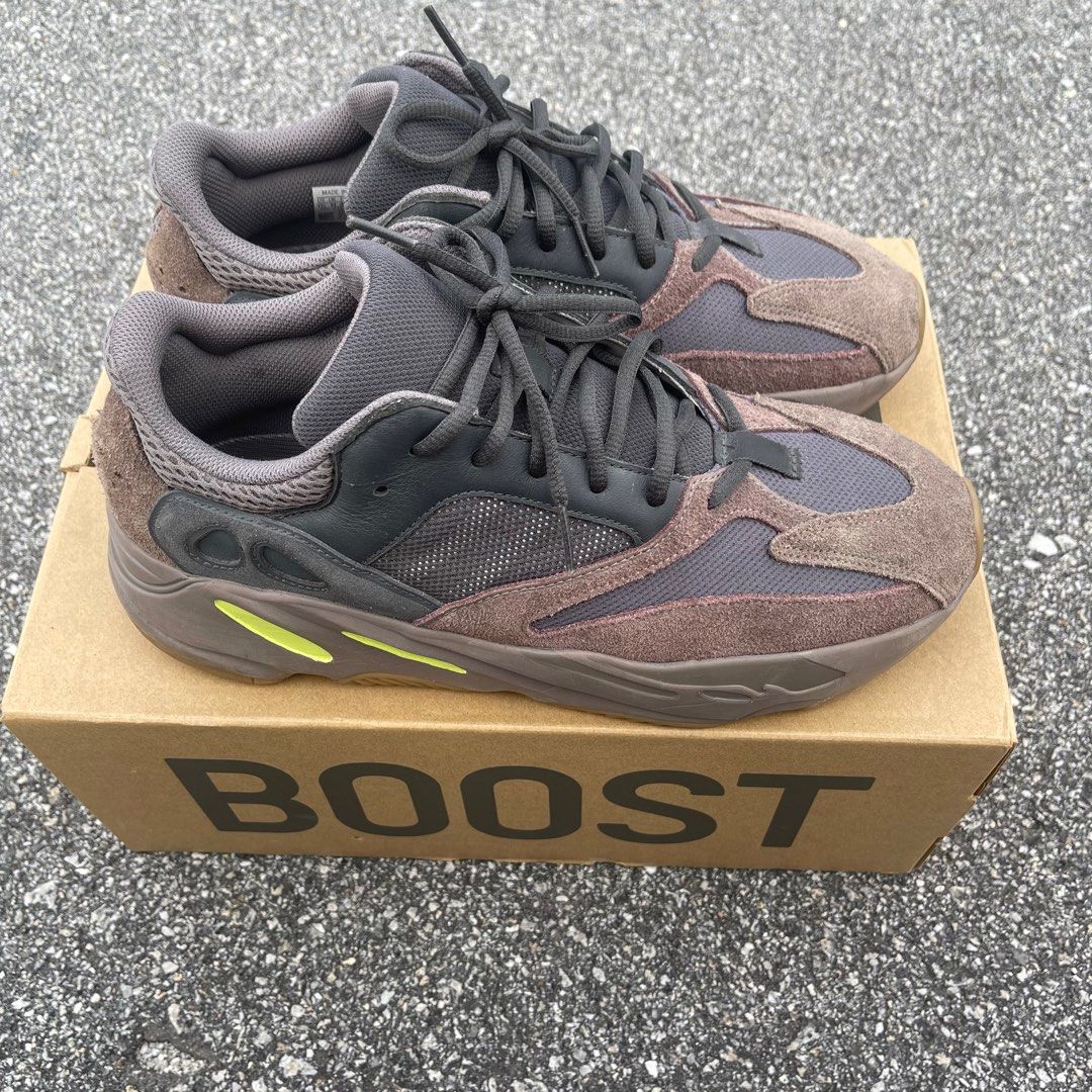 Yeezy 700 sales mauve size 4
