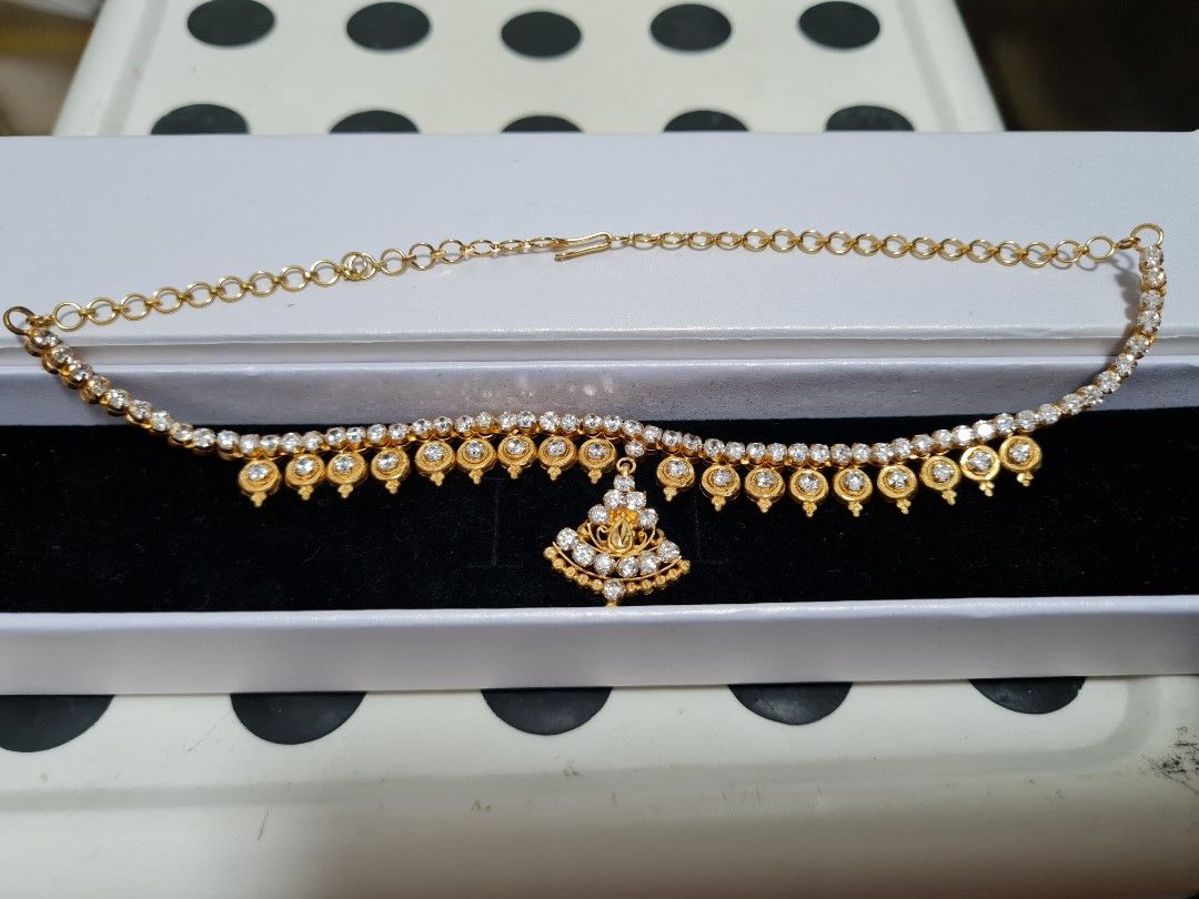 White online stone chain