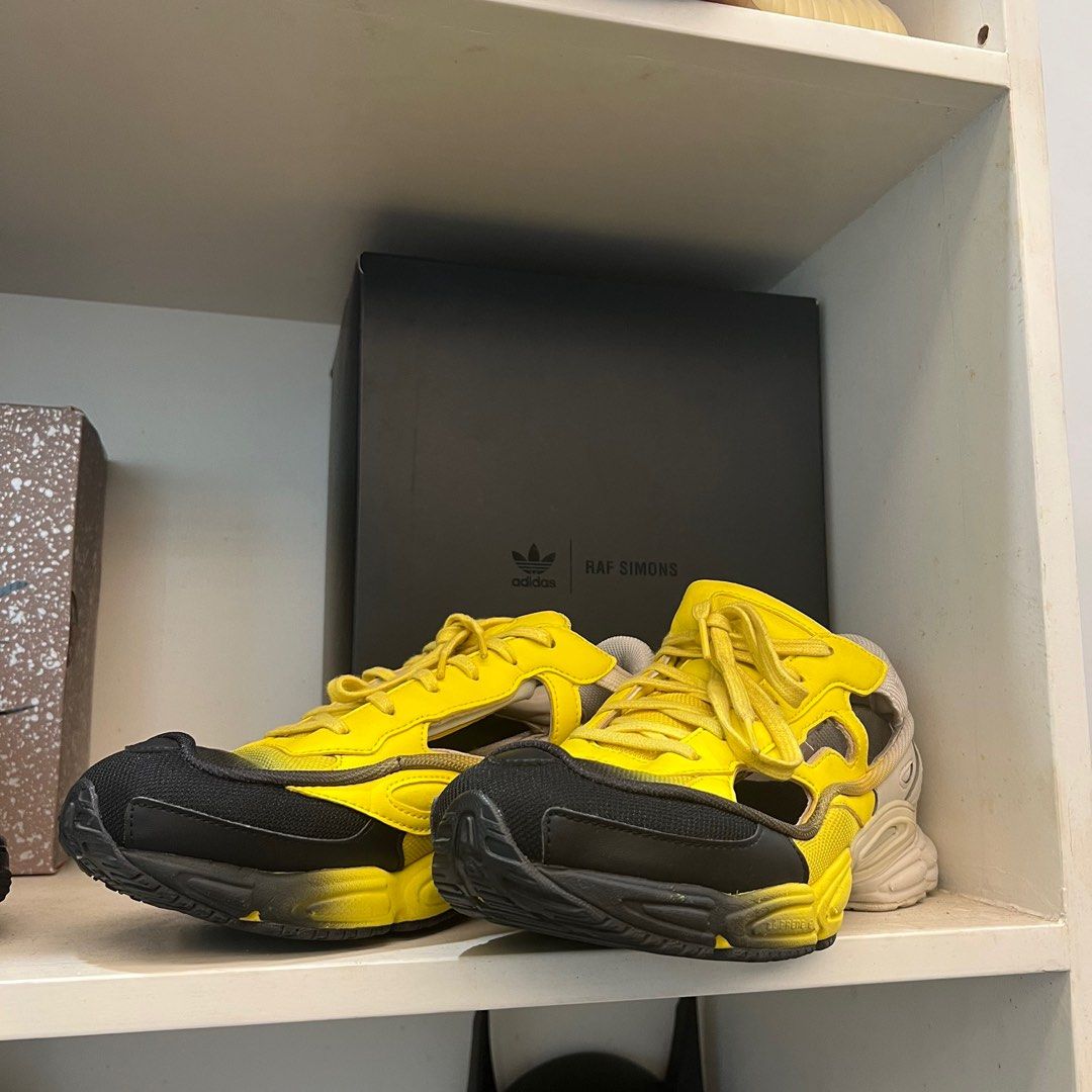 Adidas Raf Simons Replicant Ozweego, Fesyen Pria, Sepatu , Sneakers di  Carousell
