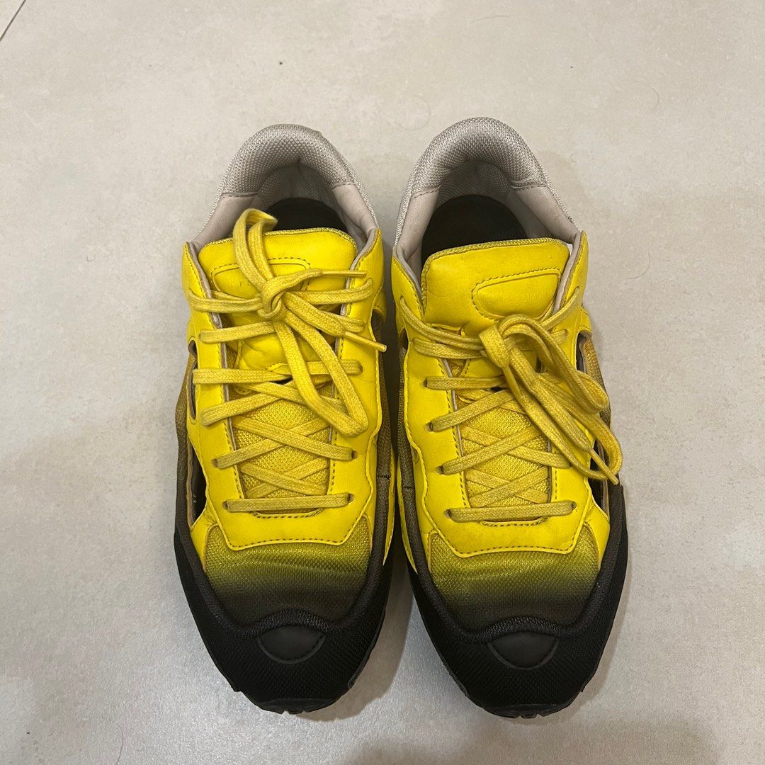 Adidas Raf Simons Replicant Ozweego, Fesyen Pria, Sepatu , Sneakers di  Carousell