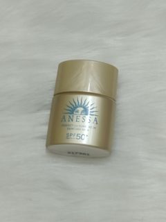 Anessa mini milk sunscreen (gold)