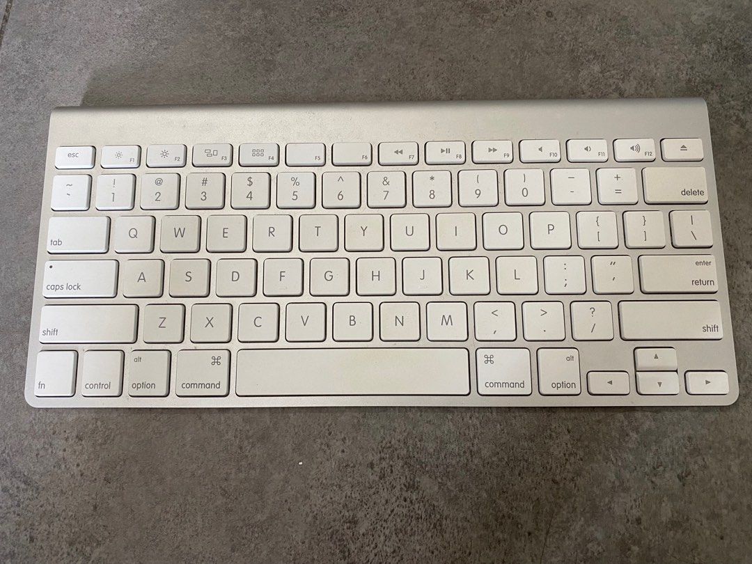 Apple Wireless Keyboard + Apple Magic Mouse, Computers & Tech, Parts