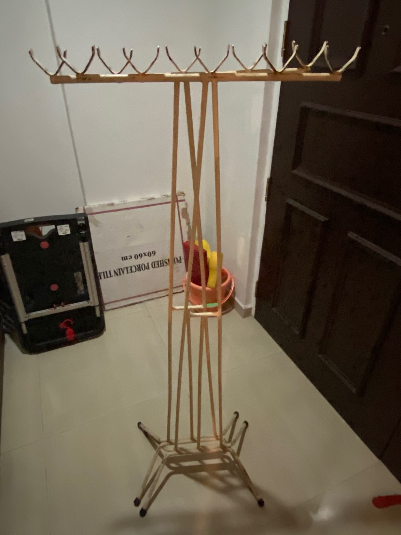 Bamboo pole holder, Furniture & Home Living, Home Improvement & Organisation, Hooks & Hangers on