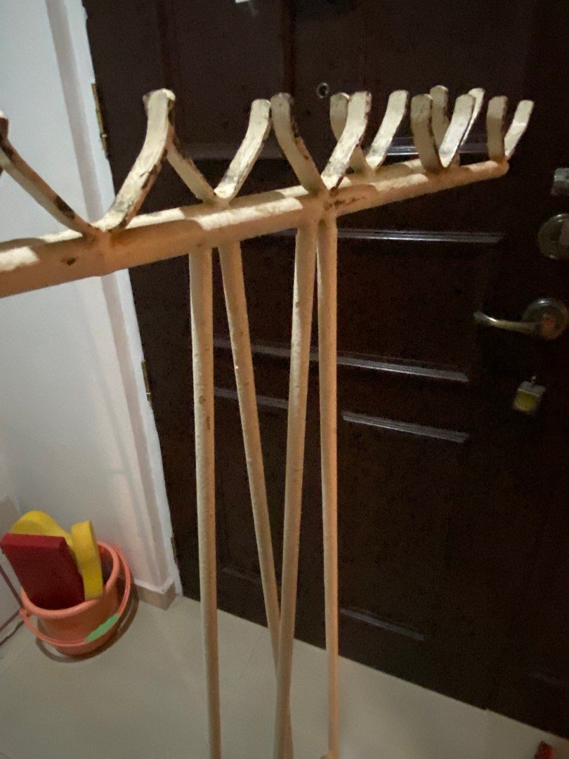 Bamboo pole holder, Furniture & Home Living, Home Improvement & Organisation, Hooks & Hangers on