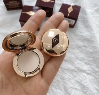 (Category: ) located in . Submitted by buysellcloset (Listing ID 1228709512, Image 1). Description: .