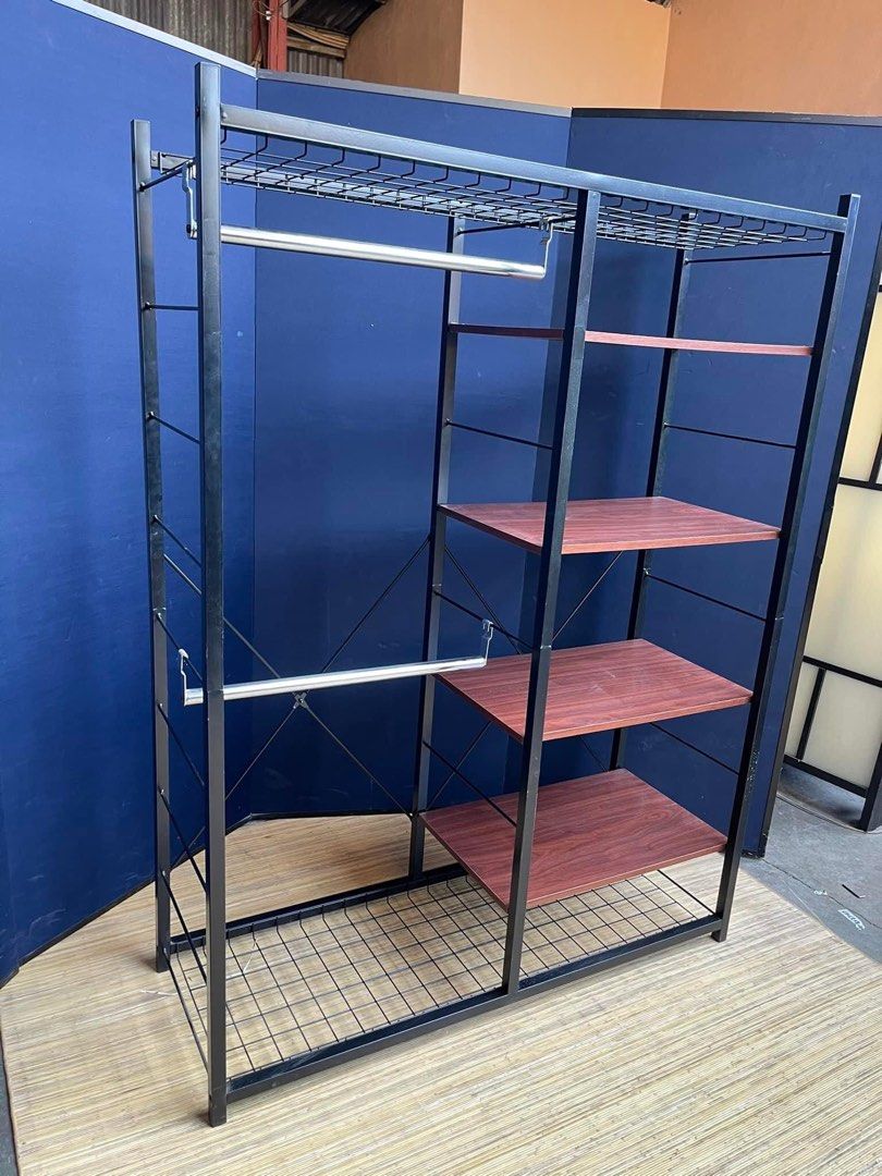 Clothes hanger rack on Carousell