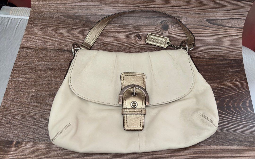 Coach off shop white leather handbag