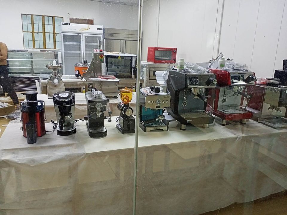 COFFEE ESPRESSO MACHINE CRM3605 WITH GRINDER (Category: Coffee Machines & Makers) located in Taguig. Submitted by mgracelim38484 (Listing ID 1228621972, Image 3). Description: NEW ARRIVAL STOCKS! 😍 EXTENDED MONTHS SALE SALE ‼️ We have Discount if you will purchase 5-10pcs unints. So What are you waiting for? GET YOURS NOW😍📢 SPECIFICATION: -CRM3605 semi-automatic household espresso machine,double boiler steam milk froth -Coffee machine type: se