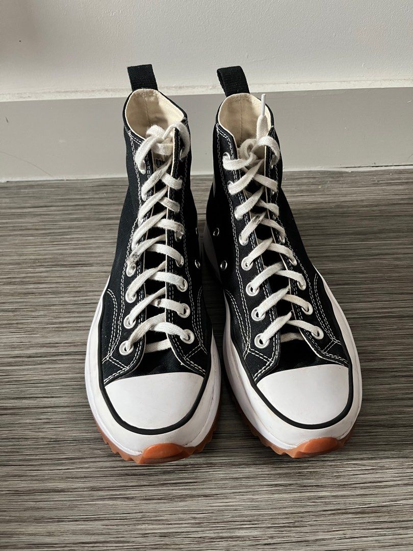 Running on sale chuck taylors