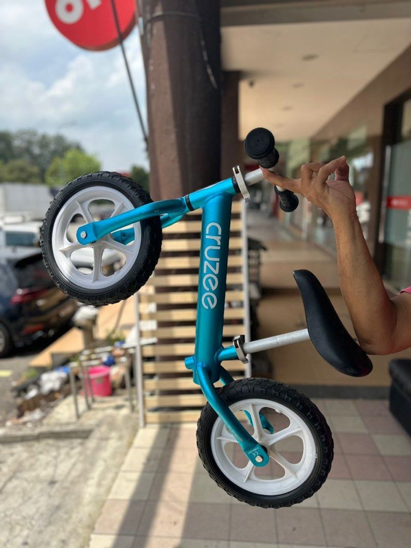 Cruzee Balance Bike, Sports Equipment, Bicycles & Parts, Bicycles on