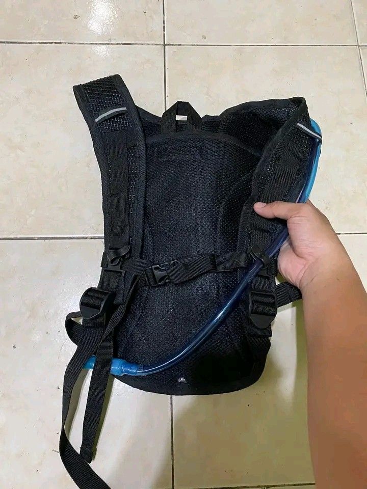 Denali Hydration Pack 1.5L on Carousell