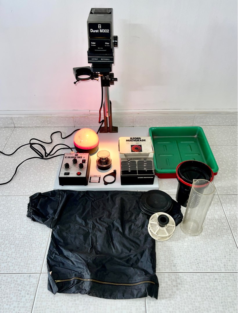 Durst M302 Darkroom Enlarger with Film developing kit., Photography