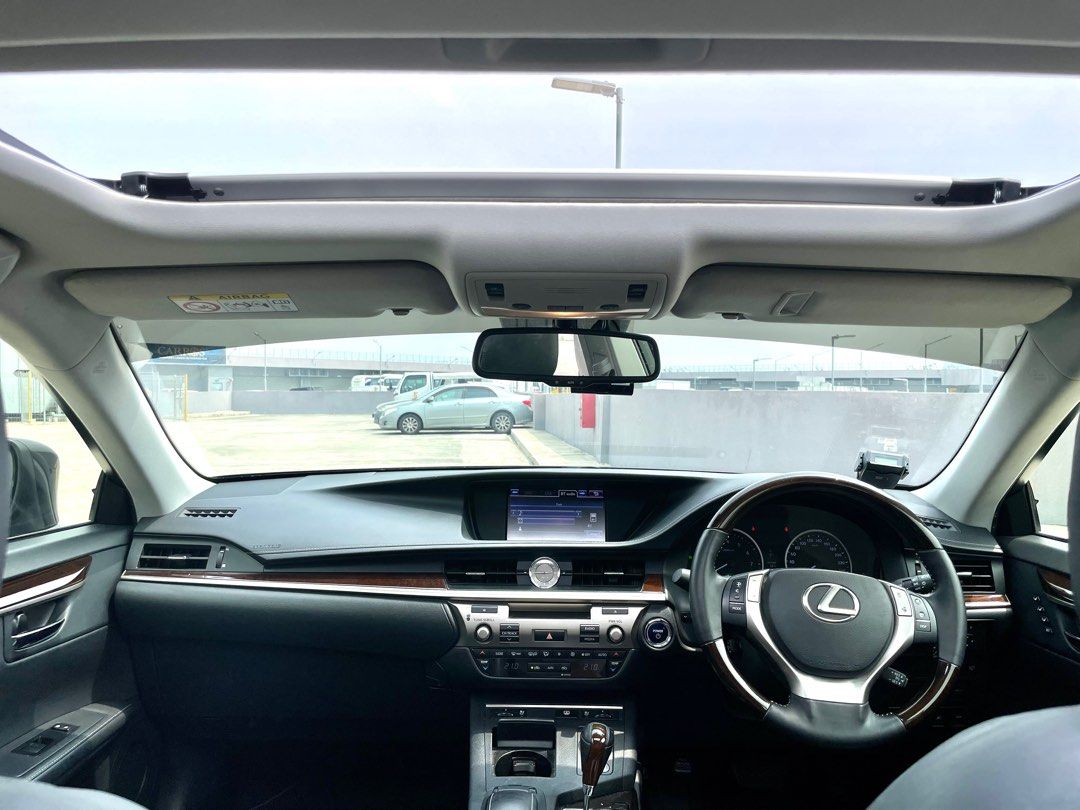 ES300H. LUXURY CAR RENT. CHEAP. PHV GRAB/GOJEK/TADA/RYDE., Cars, Car