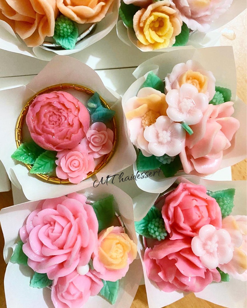 Flower Bouquet cupcake best gifts, Food & Drinks, Homemade Bakes on